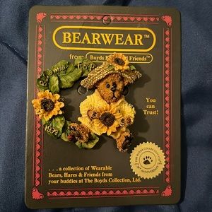 Boyd’s Bear & Friends collectable pin